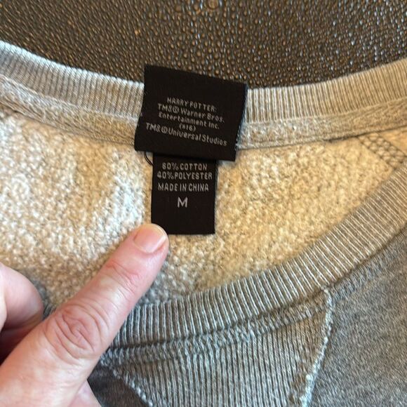 Harry Potter Slytherin Sweatshirt gray/ green size medium - Picture 6 of 11